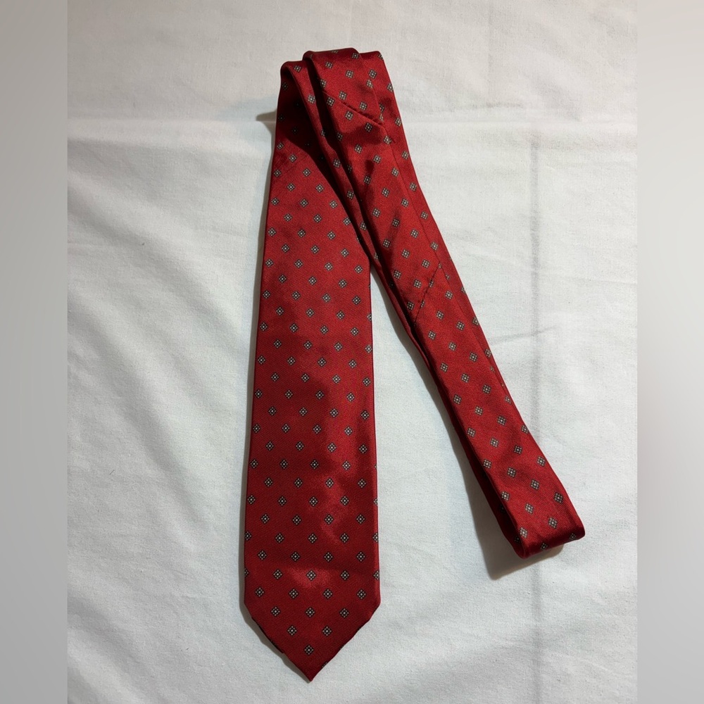 Carnegie Men's Red Patterned Silk Tie